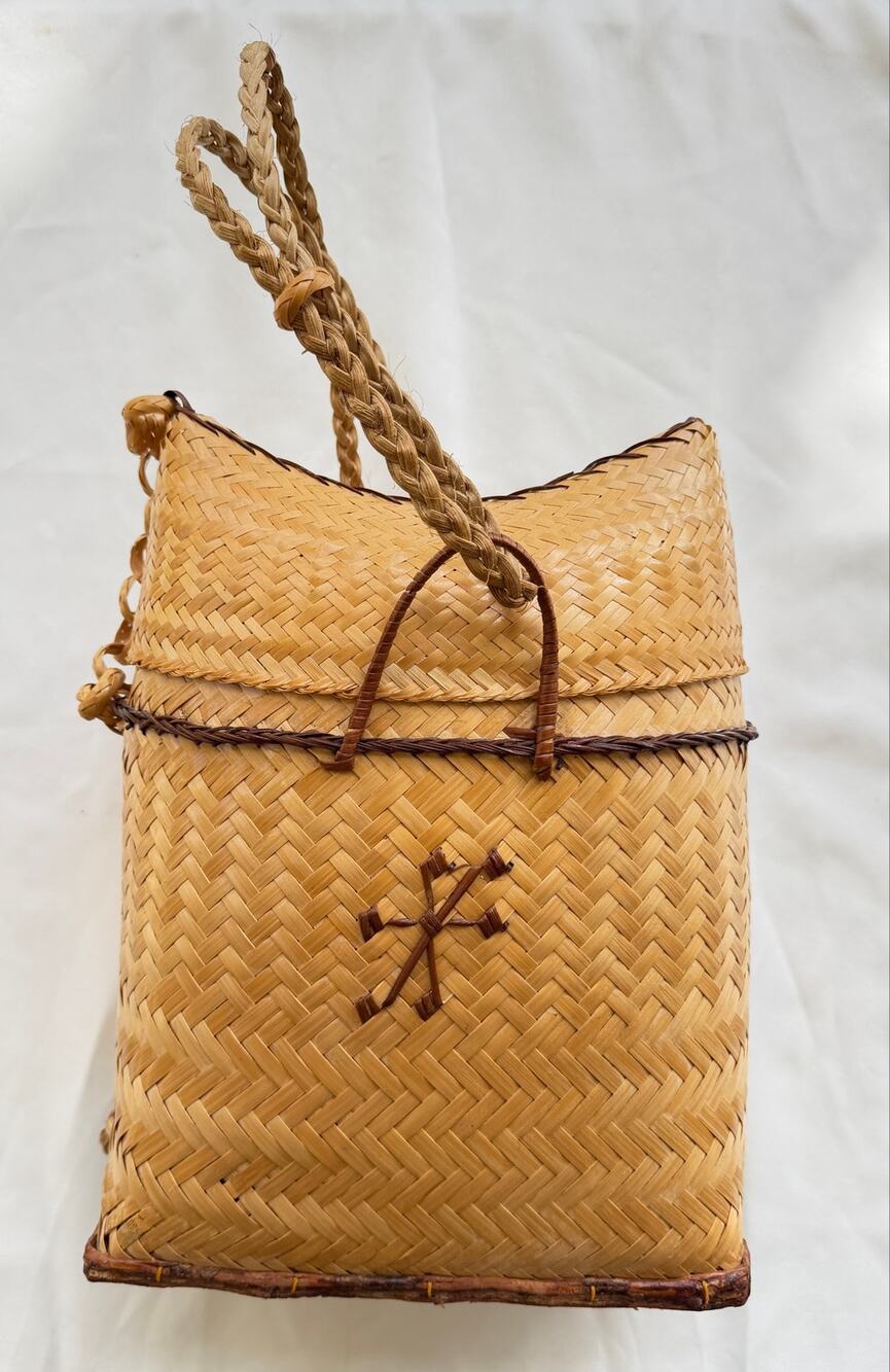 Vintage Handwoven Woven Basket Purse Shoulder Bag Boho Folk Art Natural Straw